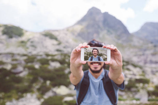 How Do Influencers Take Selfies?